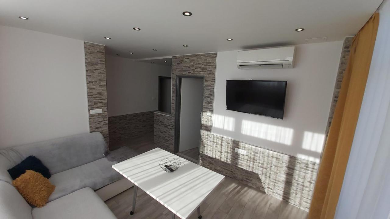 Apartments Druzianic Макарска Екстериор снимка