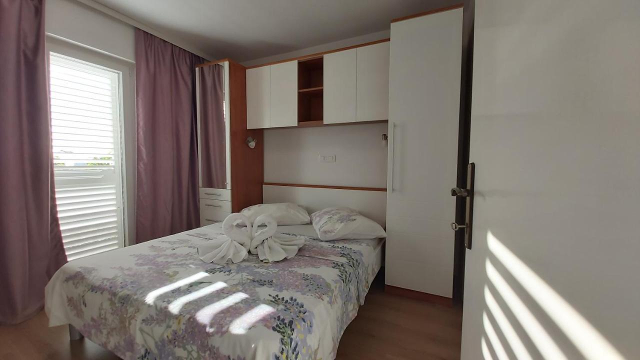 Apartments Druzianic Макарска Екстериор снимка