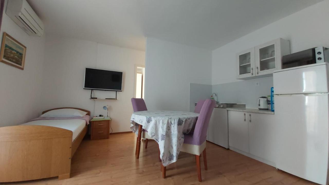 Apartments Druzianic Макарска Екстериор снимка